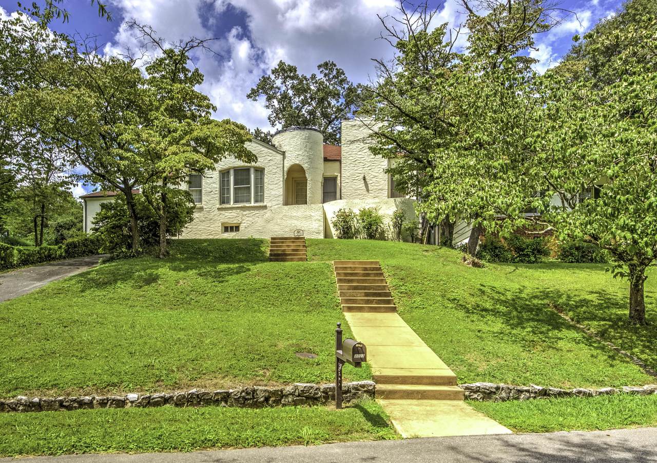 3033 Hills Blvd - Photo 1