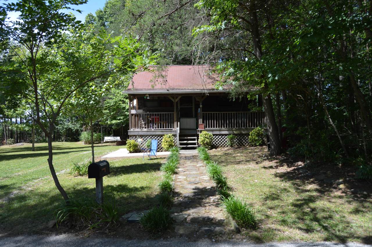 142 Vernon Lane - Photo 1