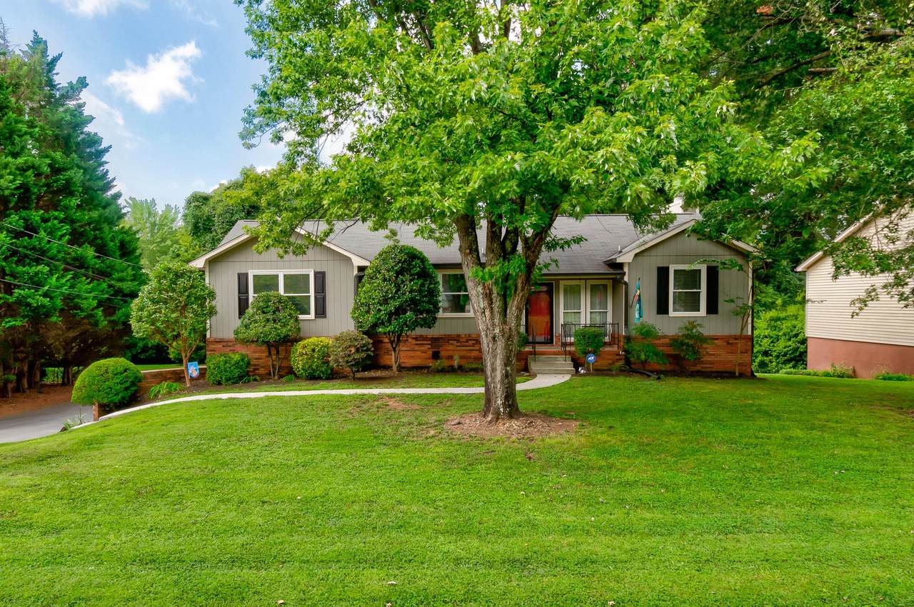 733 Plainfield Rd - Photo 1
