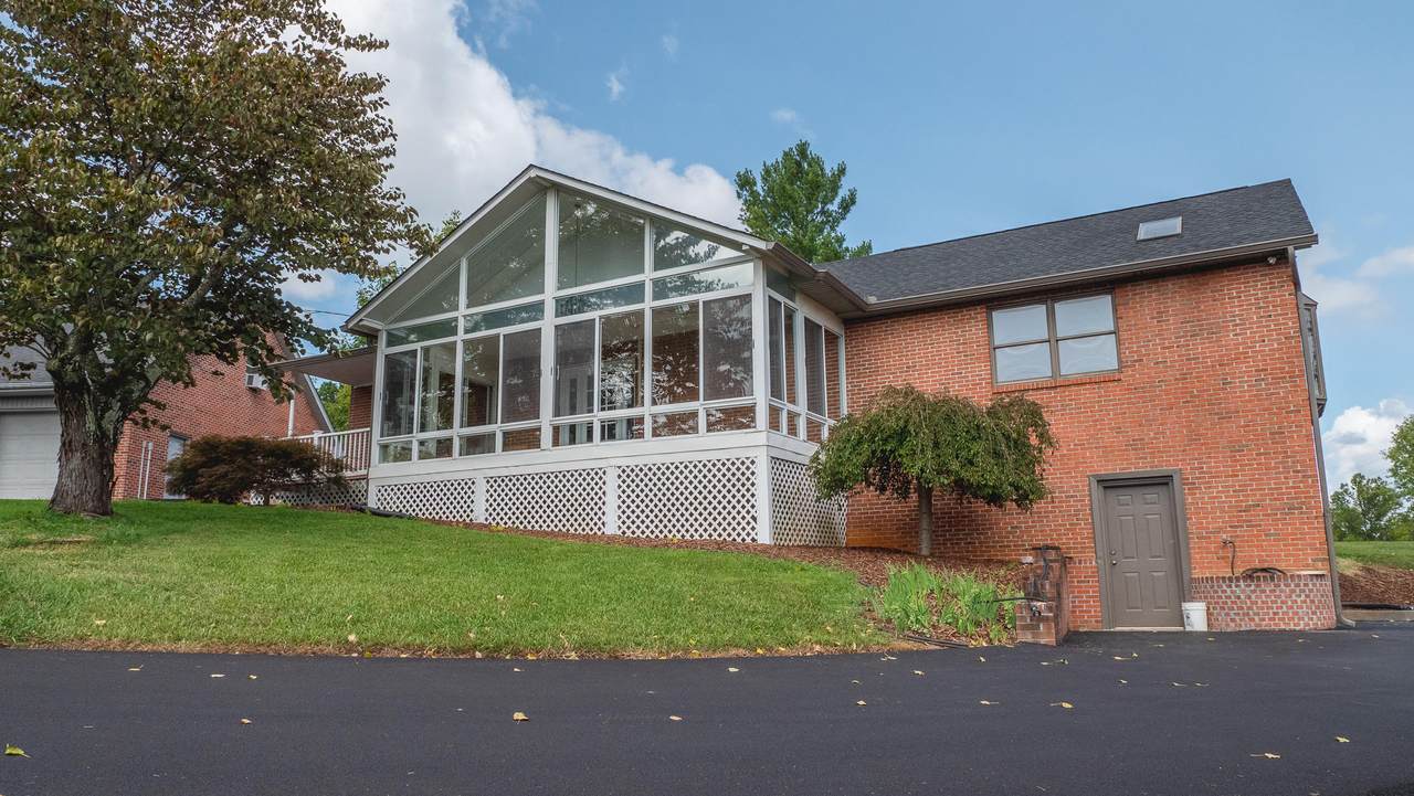 121 Laurel Acres Court - Photo 1