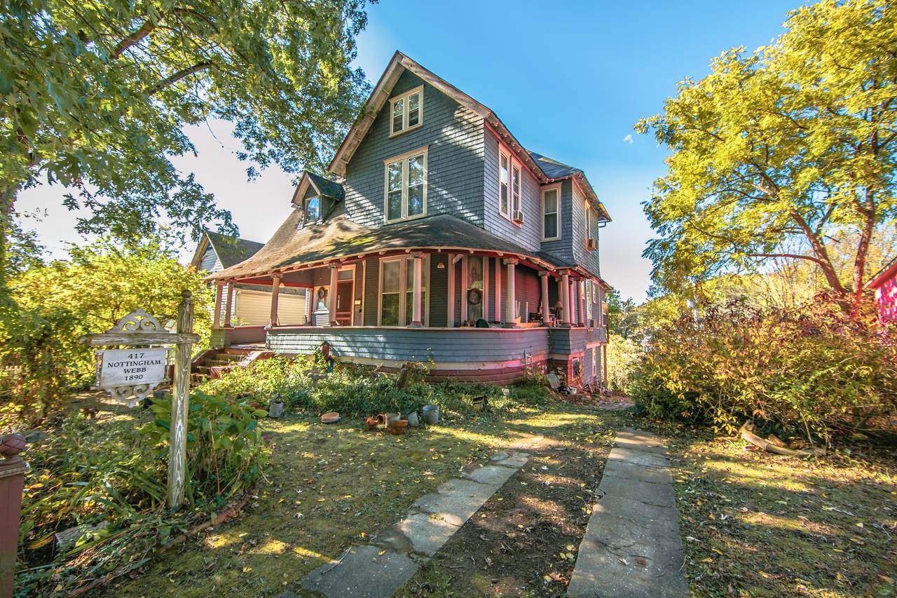 417 Clinton St - Photo 1