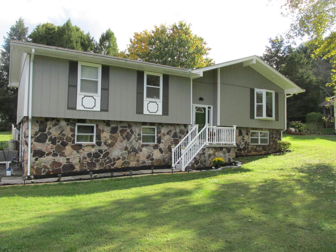 790 Wesley Rd - Photo 1