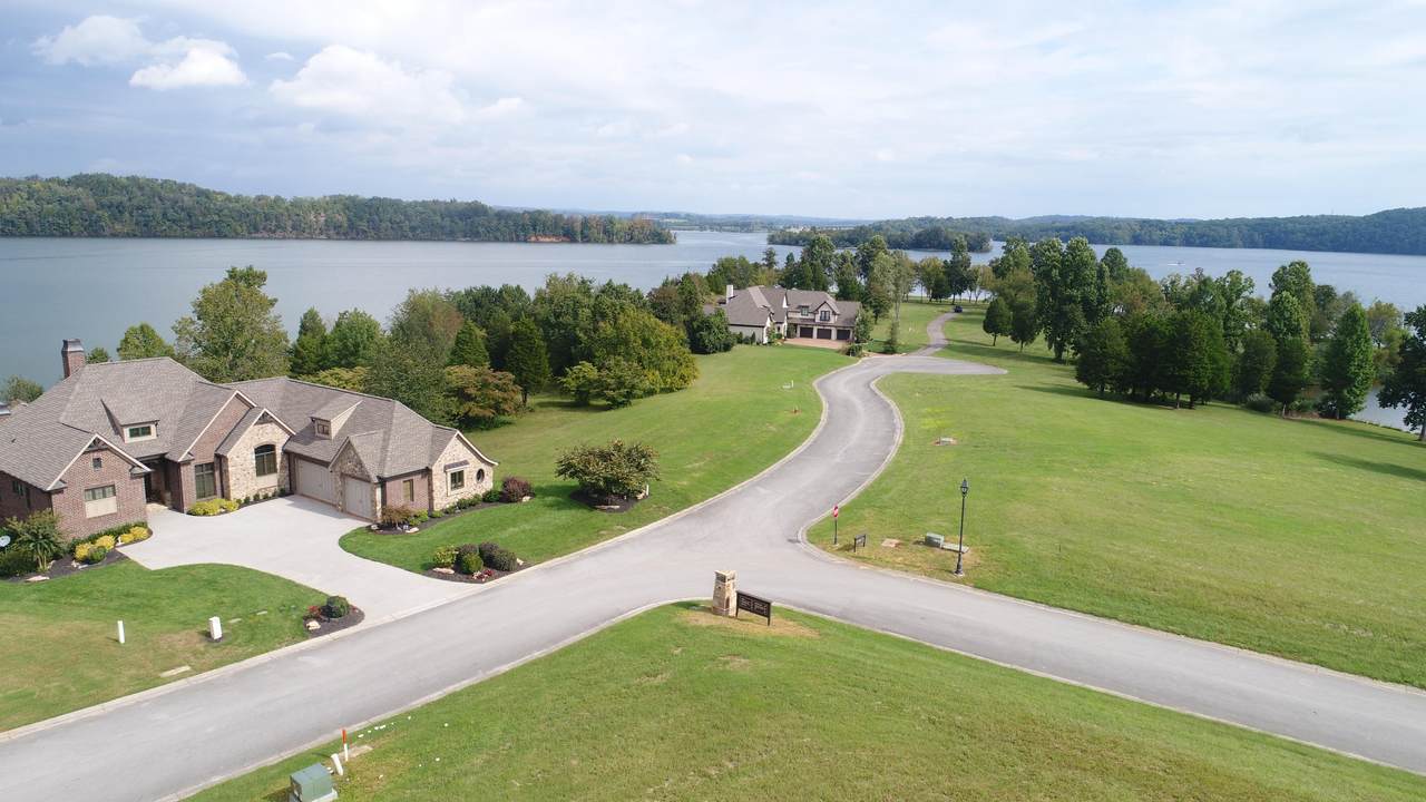 385 Captains Way - Photo 1