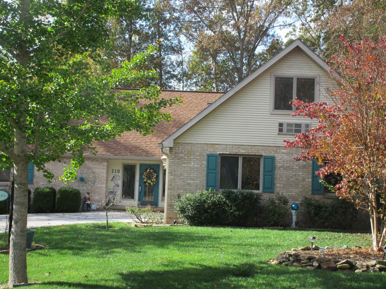 110 Ashdown Lane - Photo 1