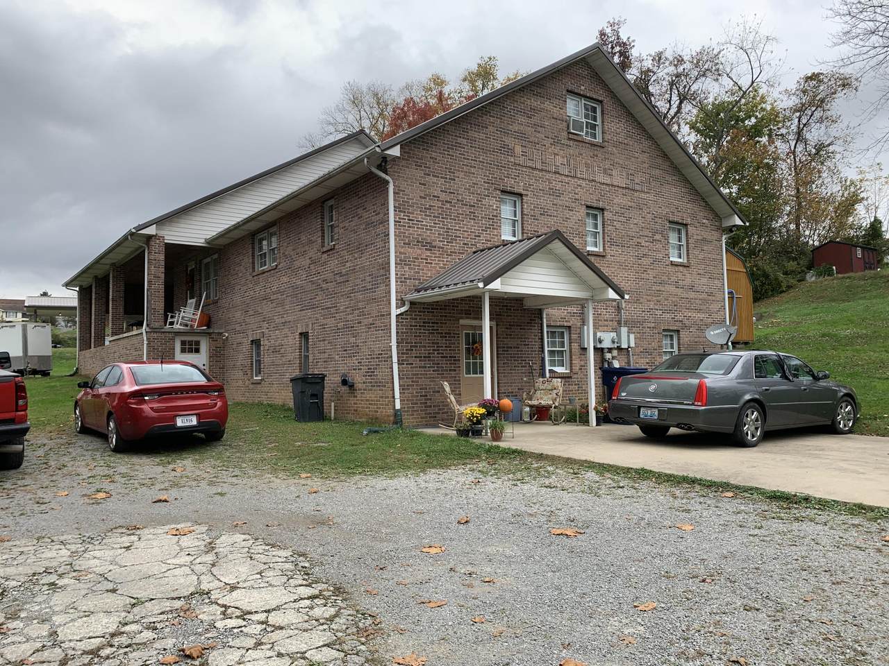 100 Oakwood Rd. - Photo 1