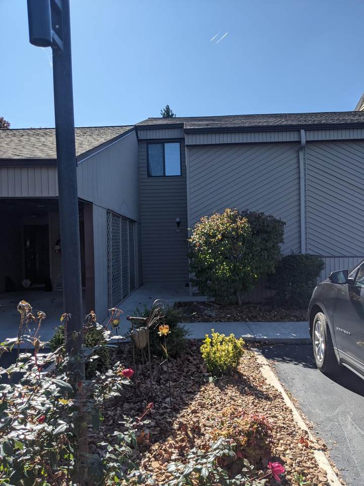 7 Lakeshore Circle - Photo 1
