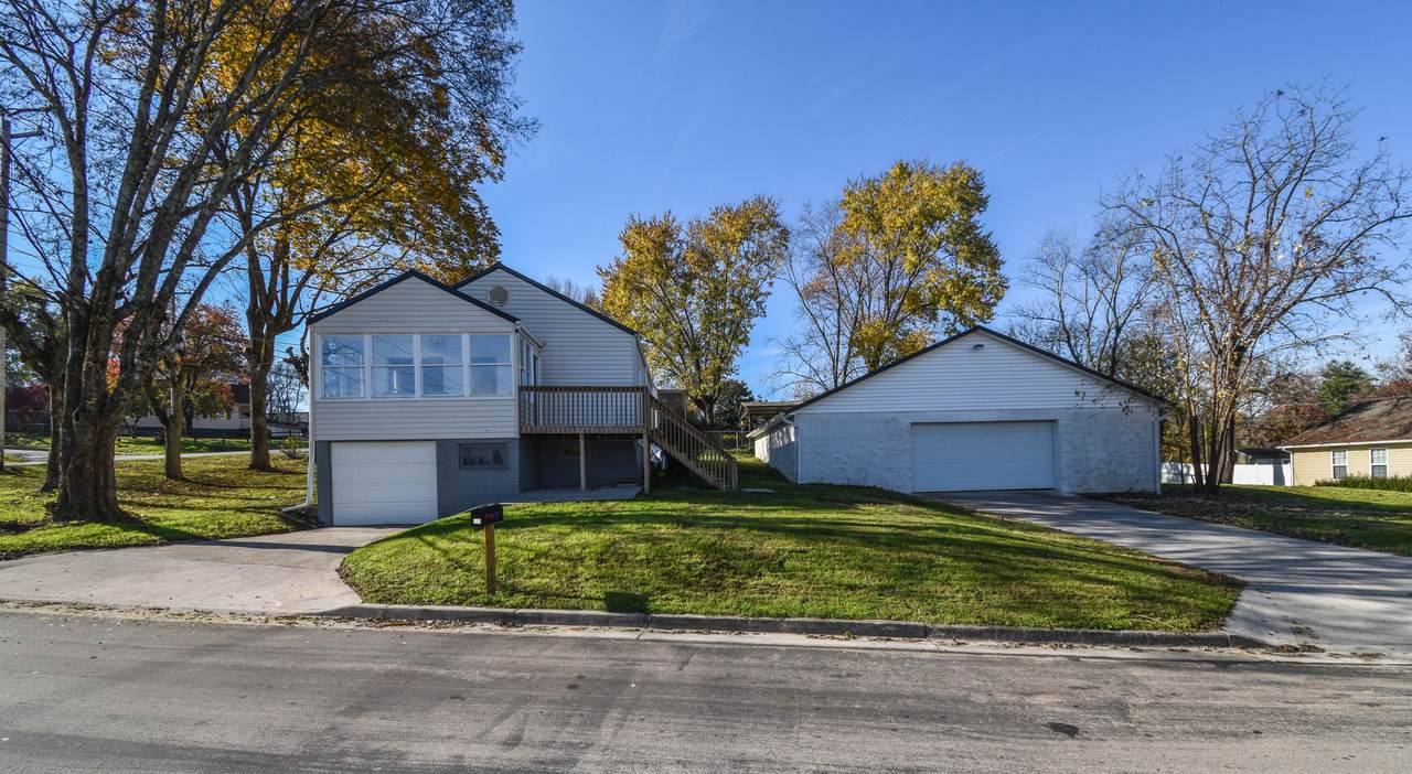 835 Lincoln Rd - Photo 1