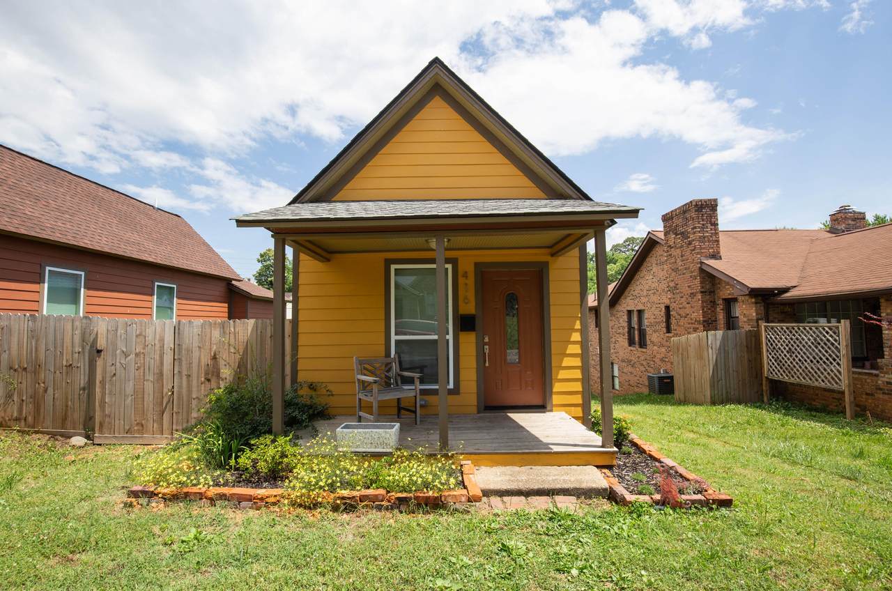 416 Oldham Ave - Photo 1
