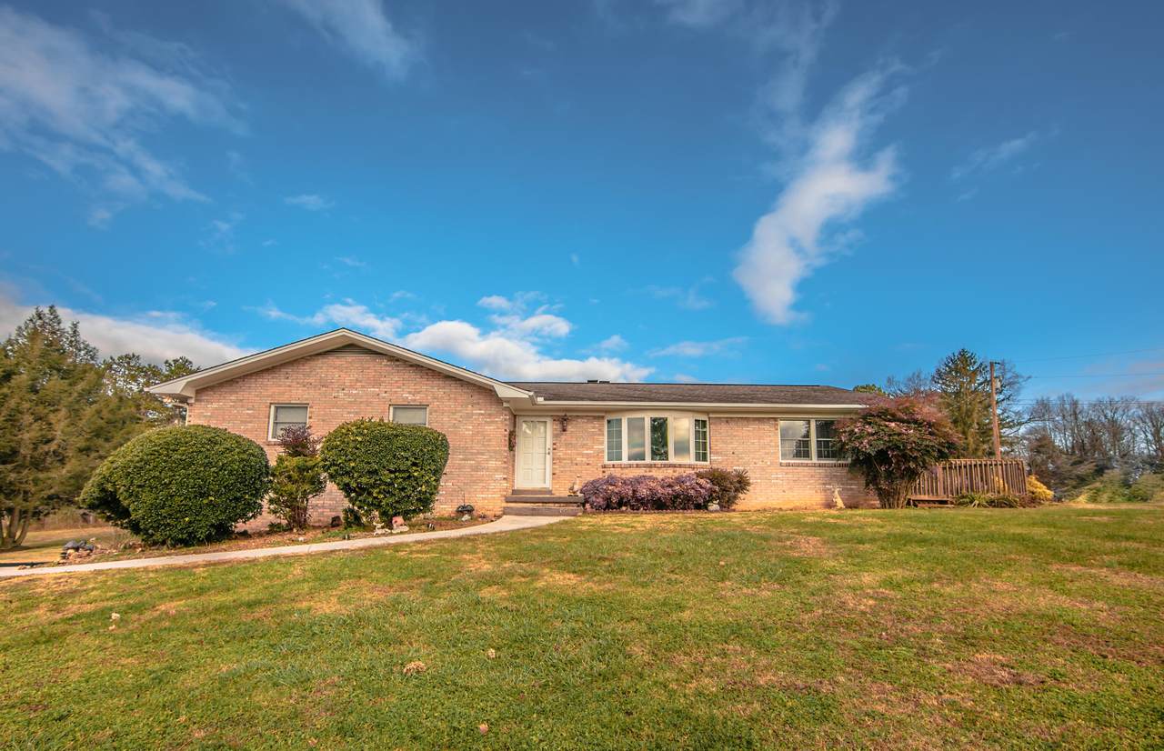 963 Webster Rd - Photo 1