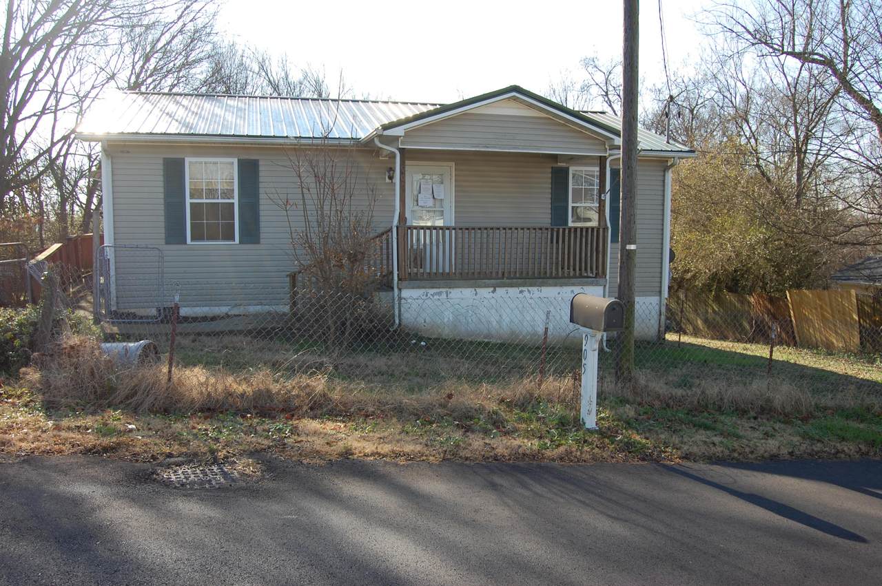 905 Highland Ave - Photo 1