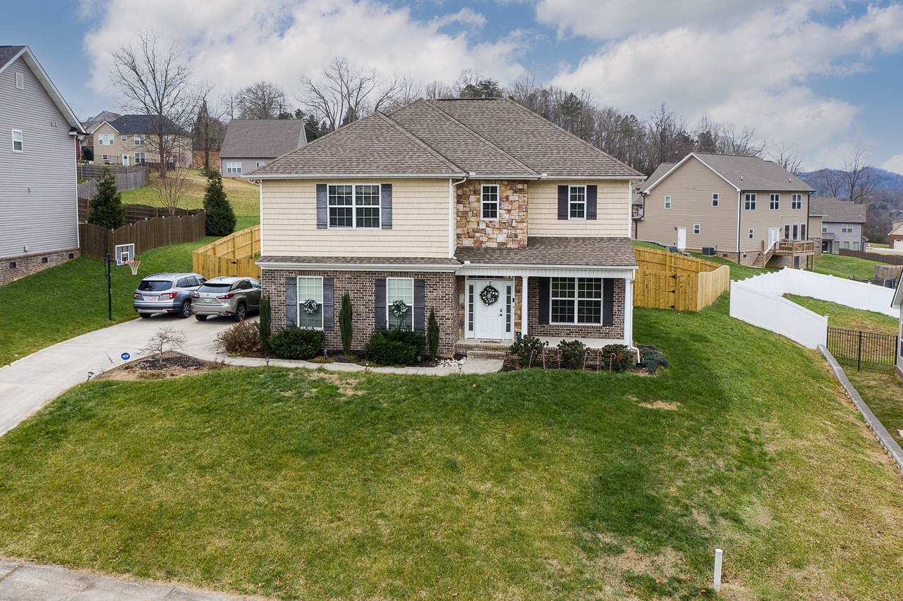 6039 Pembridge Rd - Photo 1