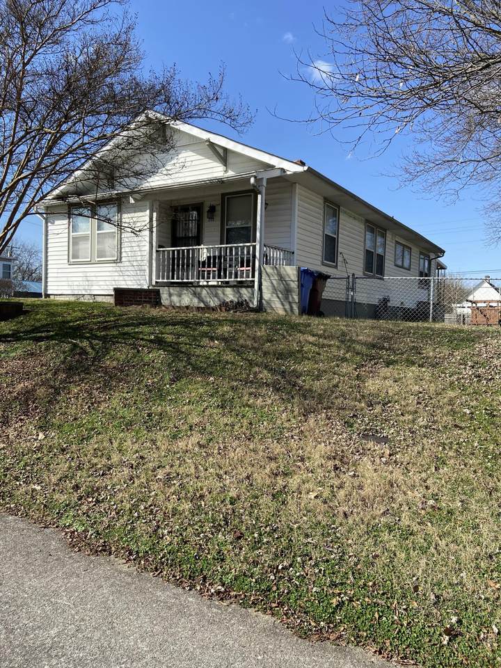282 Lincoln Rd - Photo 1