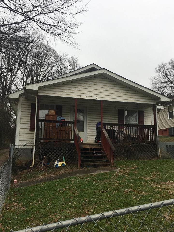 2809 Brooks Ave - Photo 1