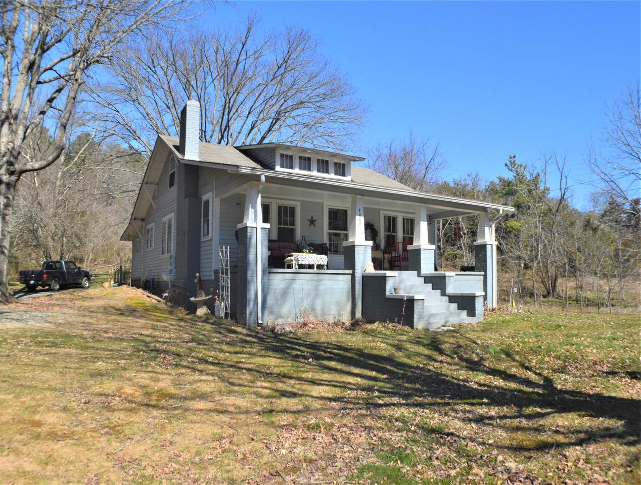 4009 Jones Cove Rd - Photo 1