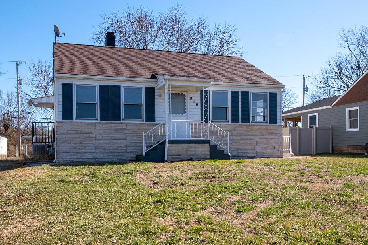 656 Lincoln Rd - Photo 1