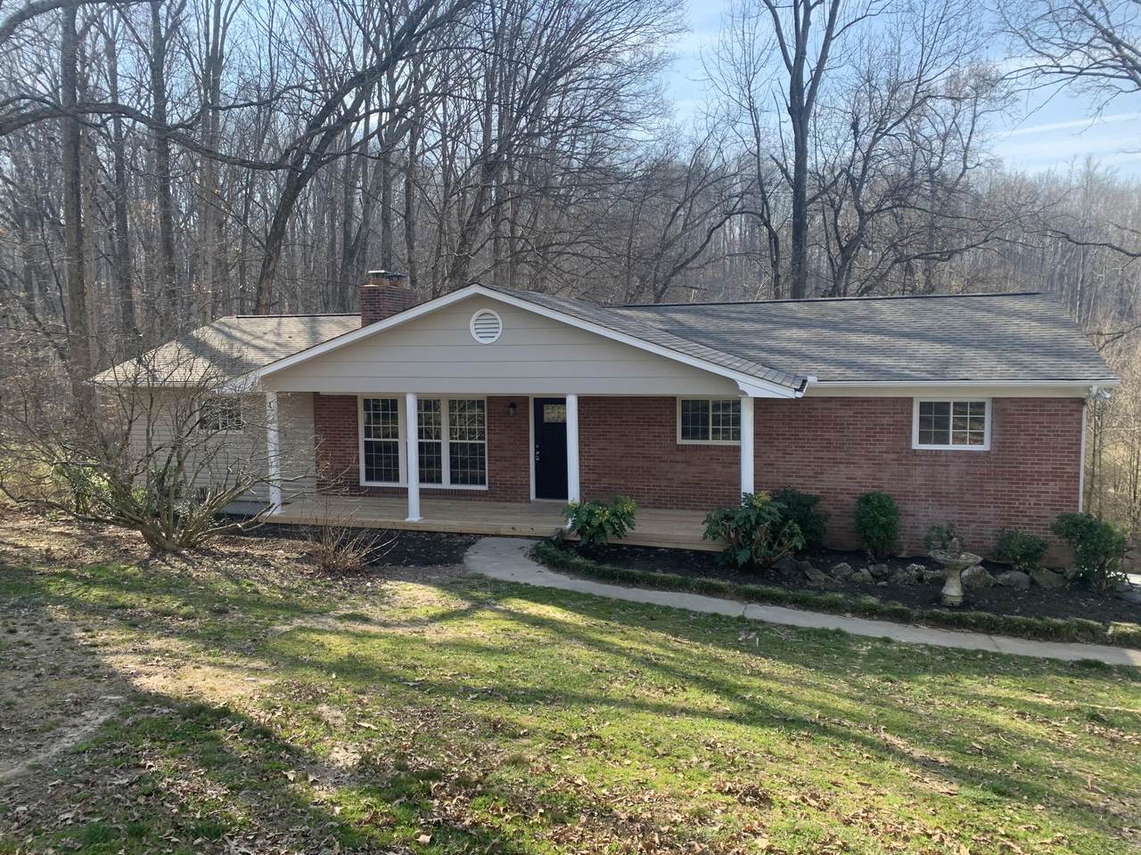 340 Blacksferry Rd - Photo 1