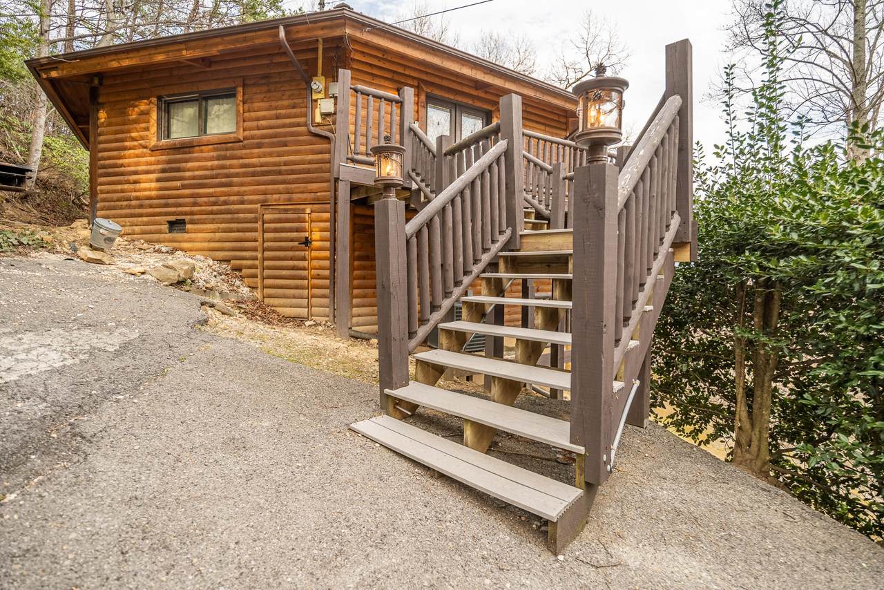 1208 Bavarian Way - Photo 1