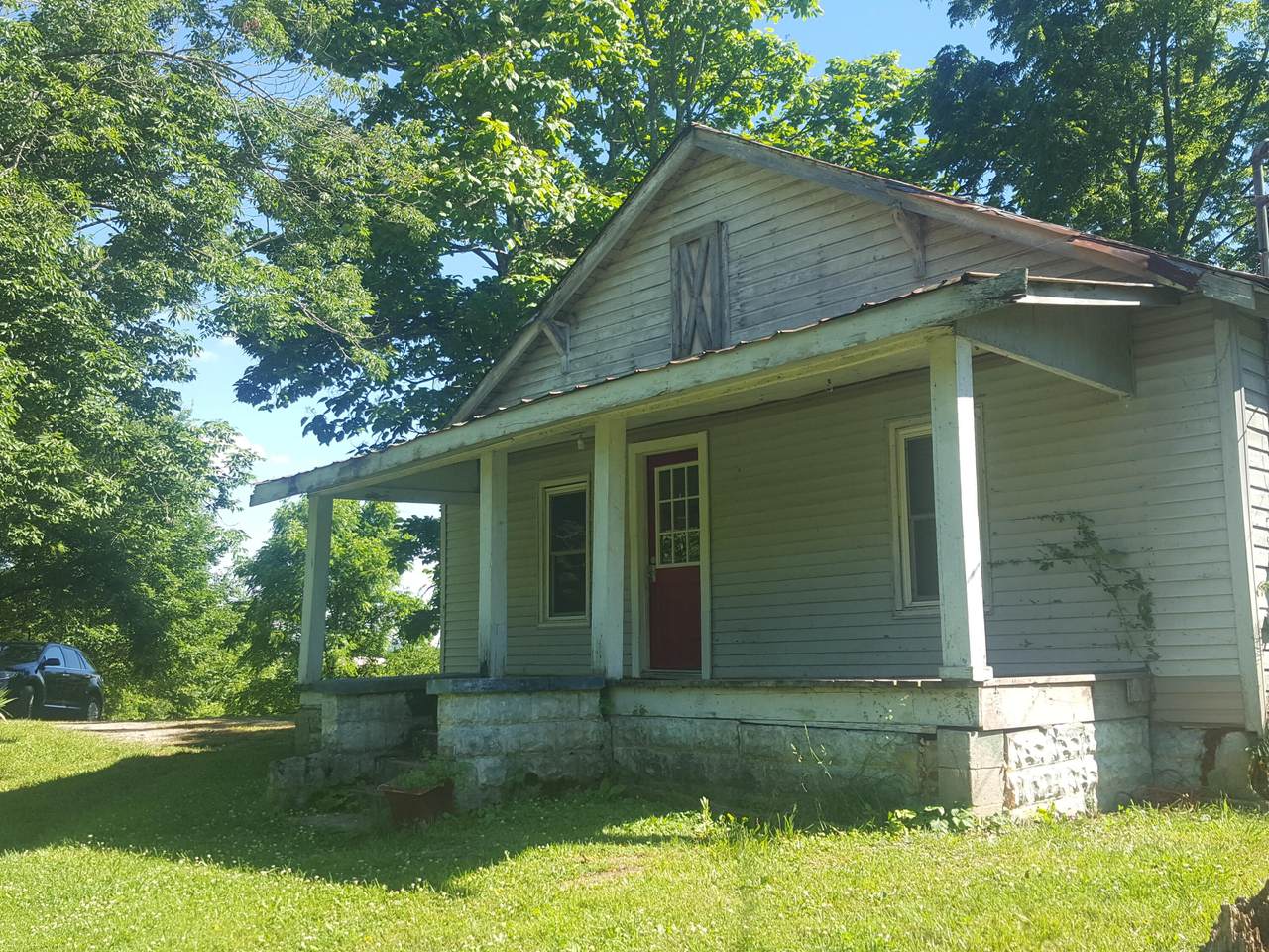 210 Longfield Rd - Photo 1