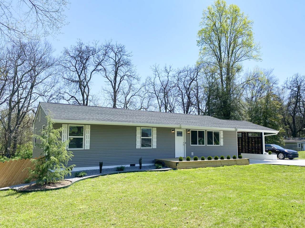 112 Tower Drive - Photo 1