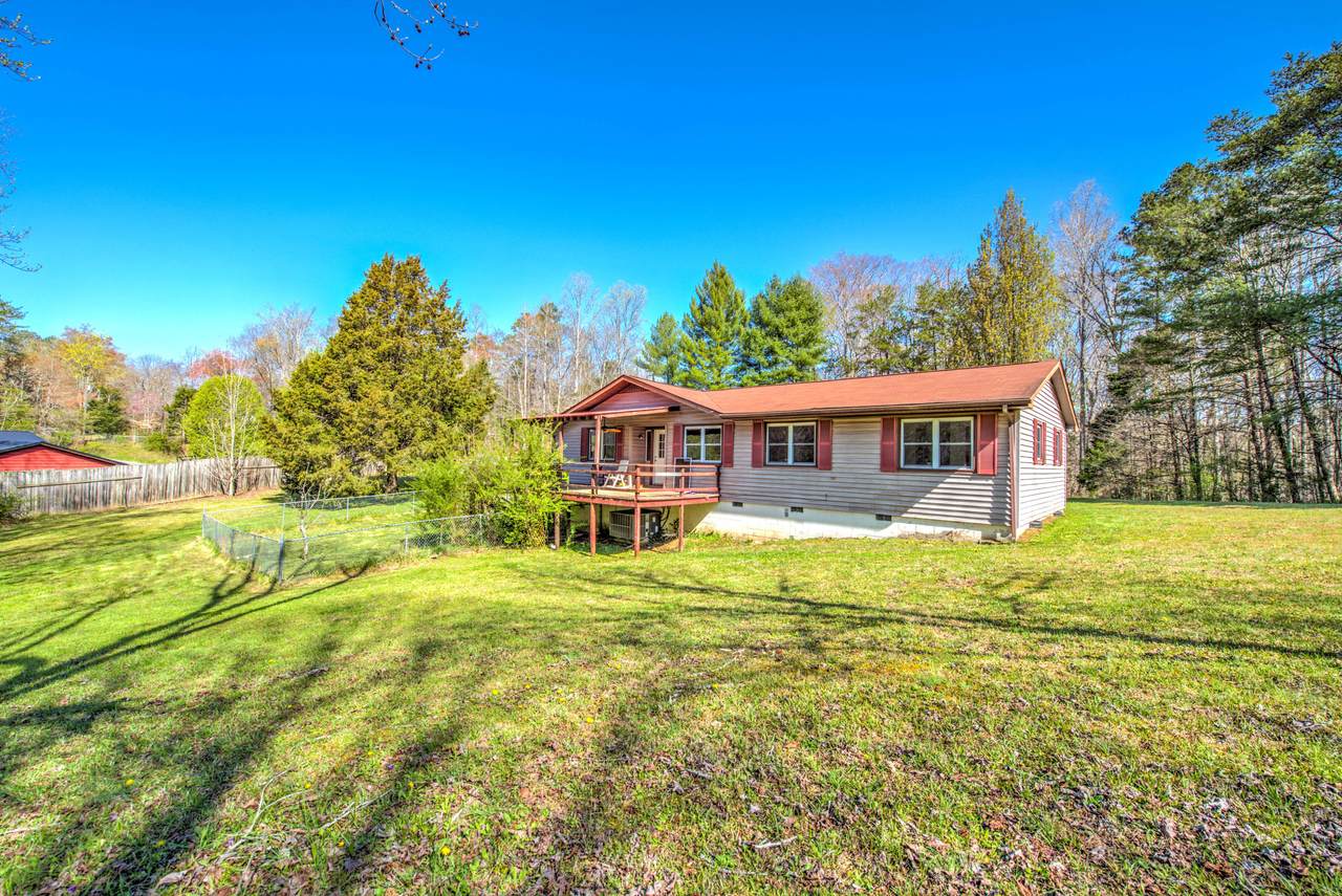 273 Sisson St - Photo 1
