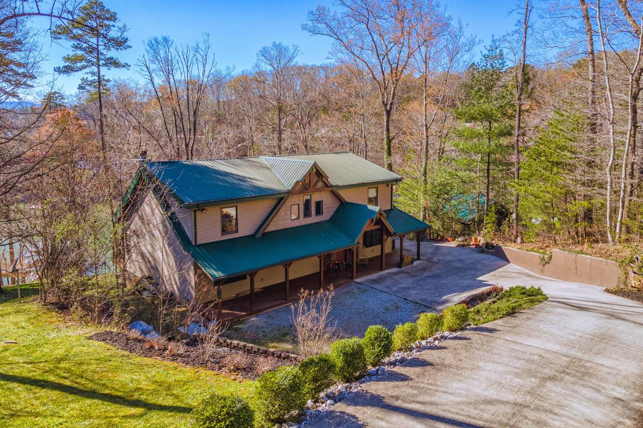 1039 Cove Pointe Rd - Photo 1