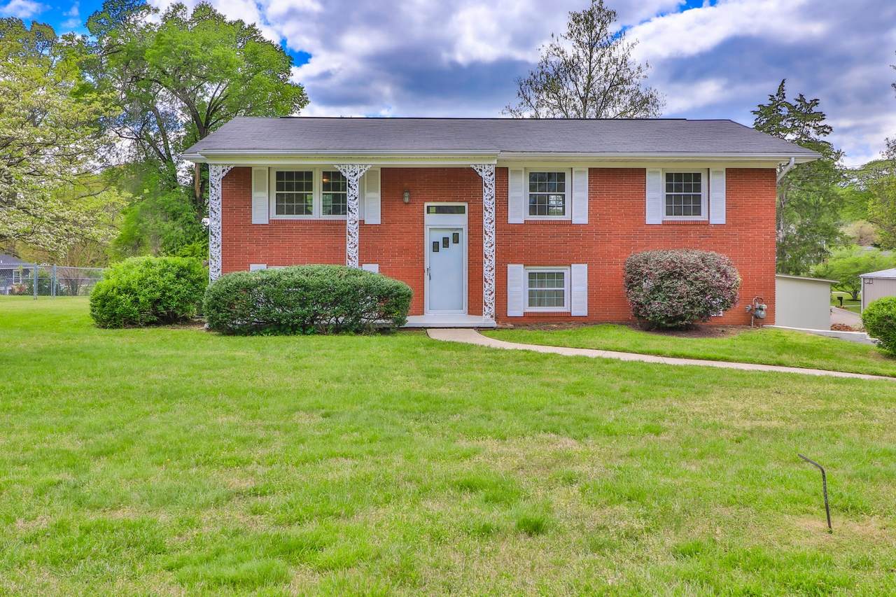 1805 Wonderland Lane - Photo 1