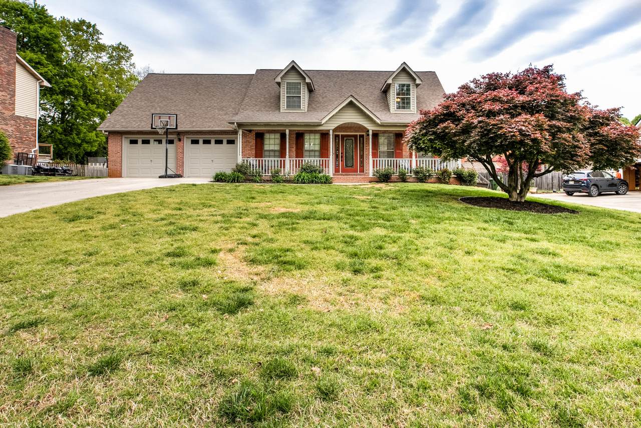 1511 Woodward Court - Photo 1