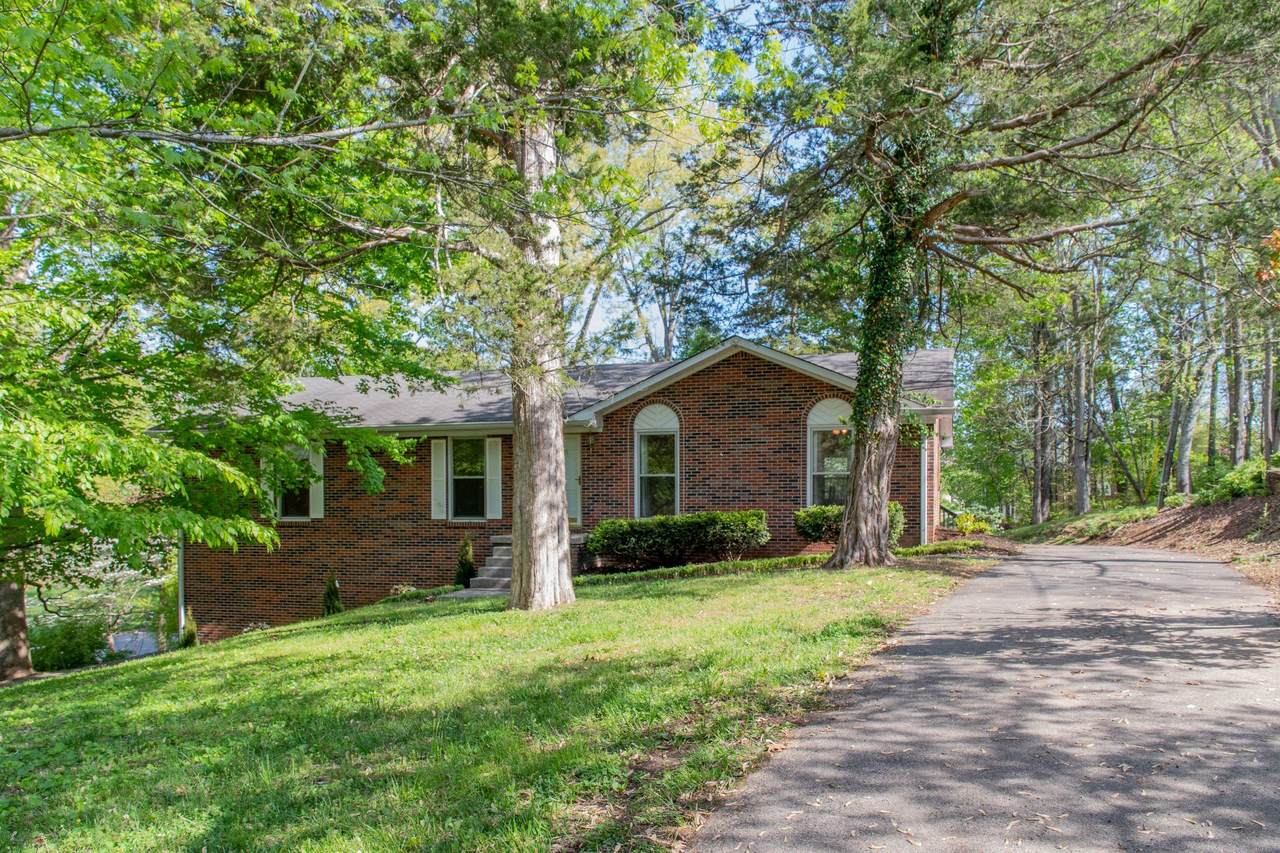 855 Forest Hills Drive - Photo 1
