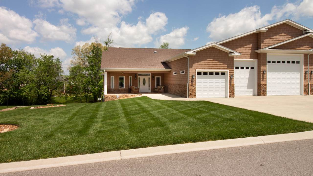 20 Red Oak Drive - Photo 1