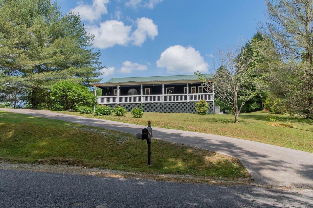 1034 Riverhill Rd - Photo 1