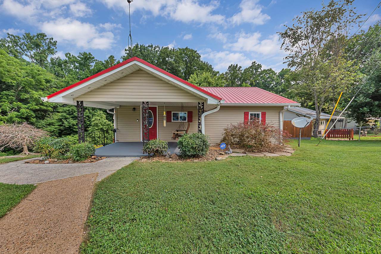 128 Wellington Circle - Photo 1