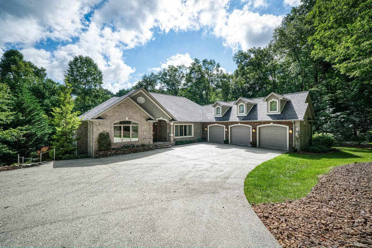31 Claremont Circle - Photo 1