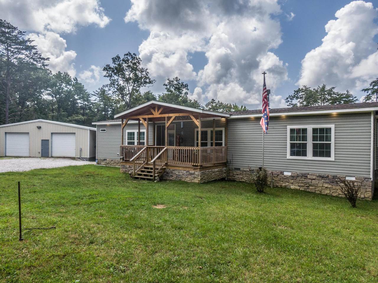 604 Sunset Rd - Photo 1