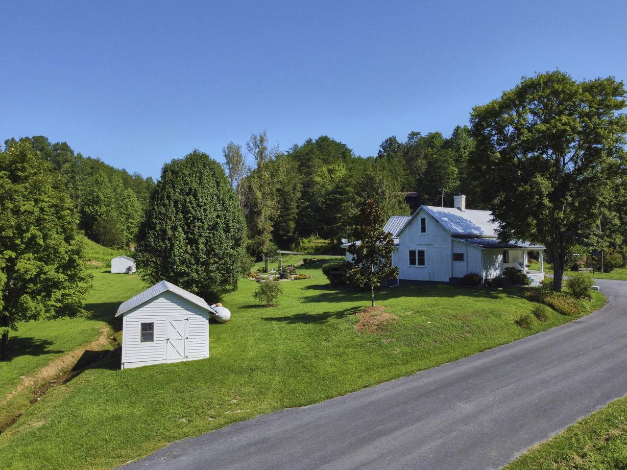 1729 Laurel Lane - Photo 1
