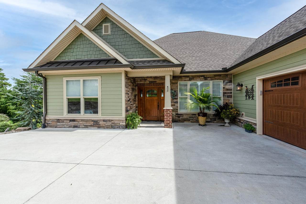 115 Lake Vista Drive - Photo 1
