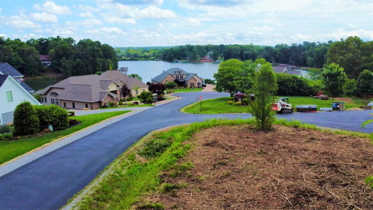 300 Shawnee View - Photo 1