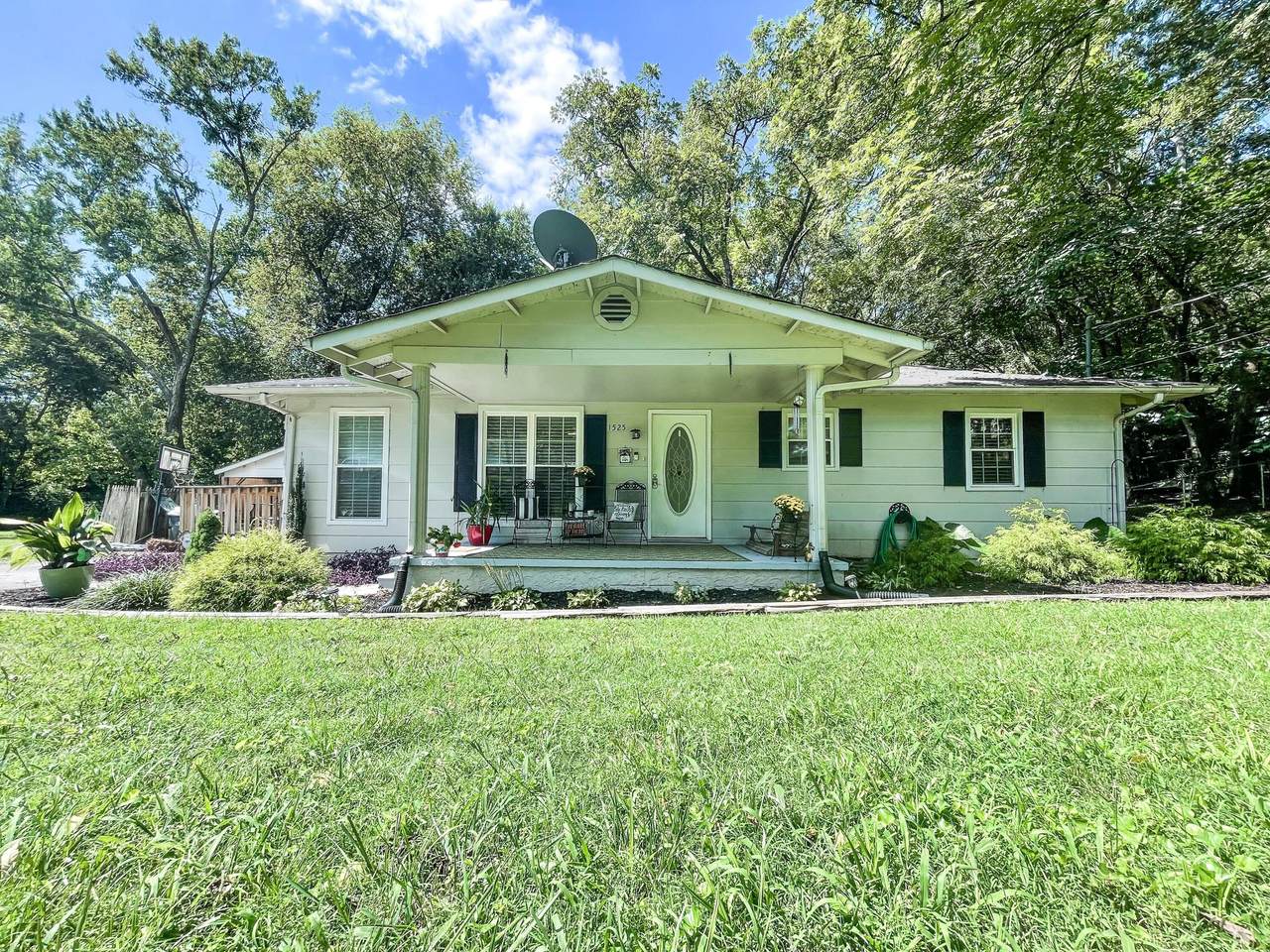 1525 Spring Hill Rd - Photo 1