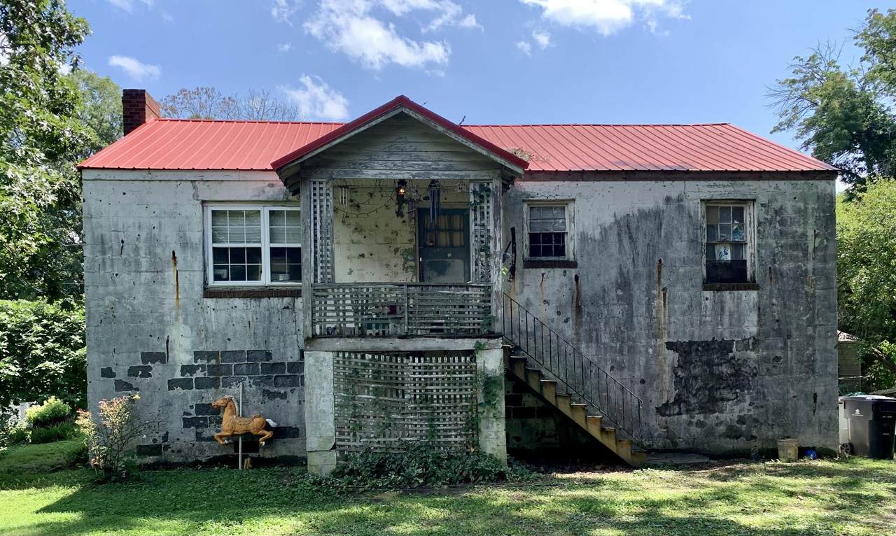 2503 Spring Hill Rd - Photo 1