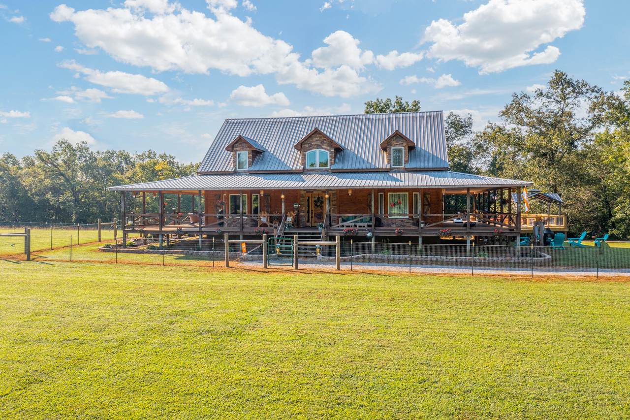 754 Pine Orchard Rd - Photo 1