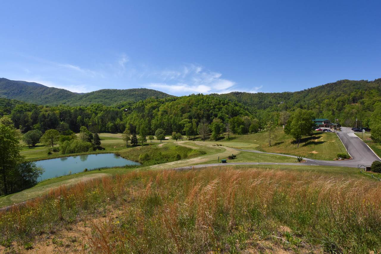 726 Hunter's Run Rd - Photo 1