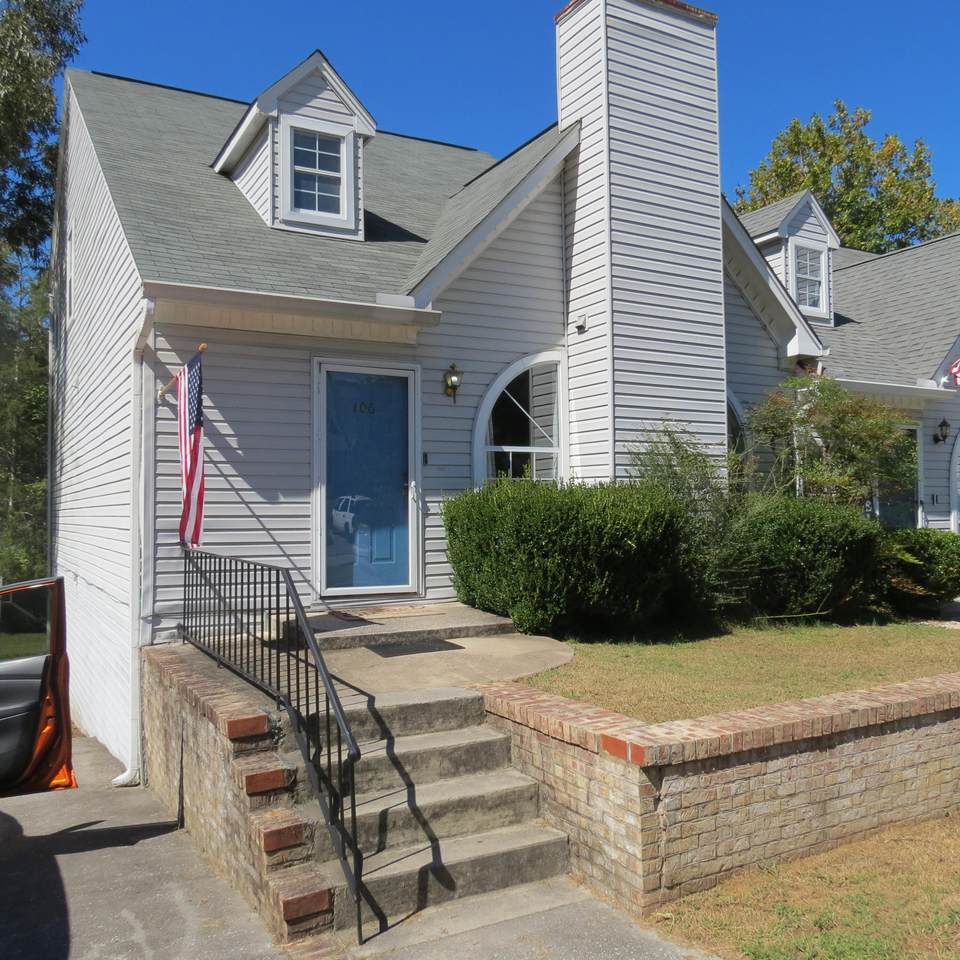 106 Hanover Place - Photo 1