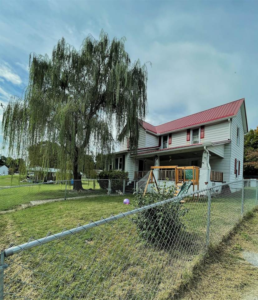 600 Ash St - Photo 1