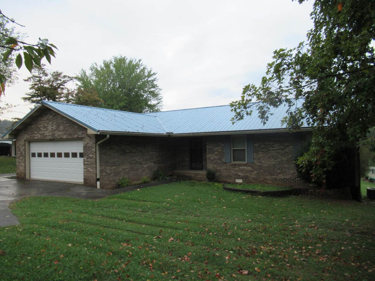2823 Louisville Rd - Photo 1