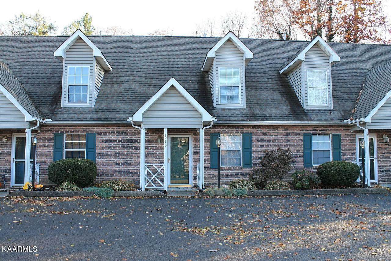 3916 Valley Creek Way - Photo 1