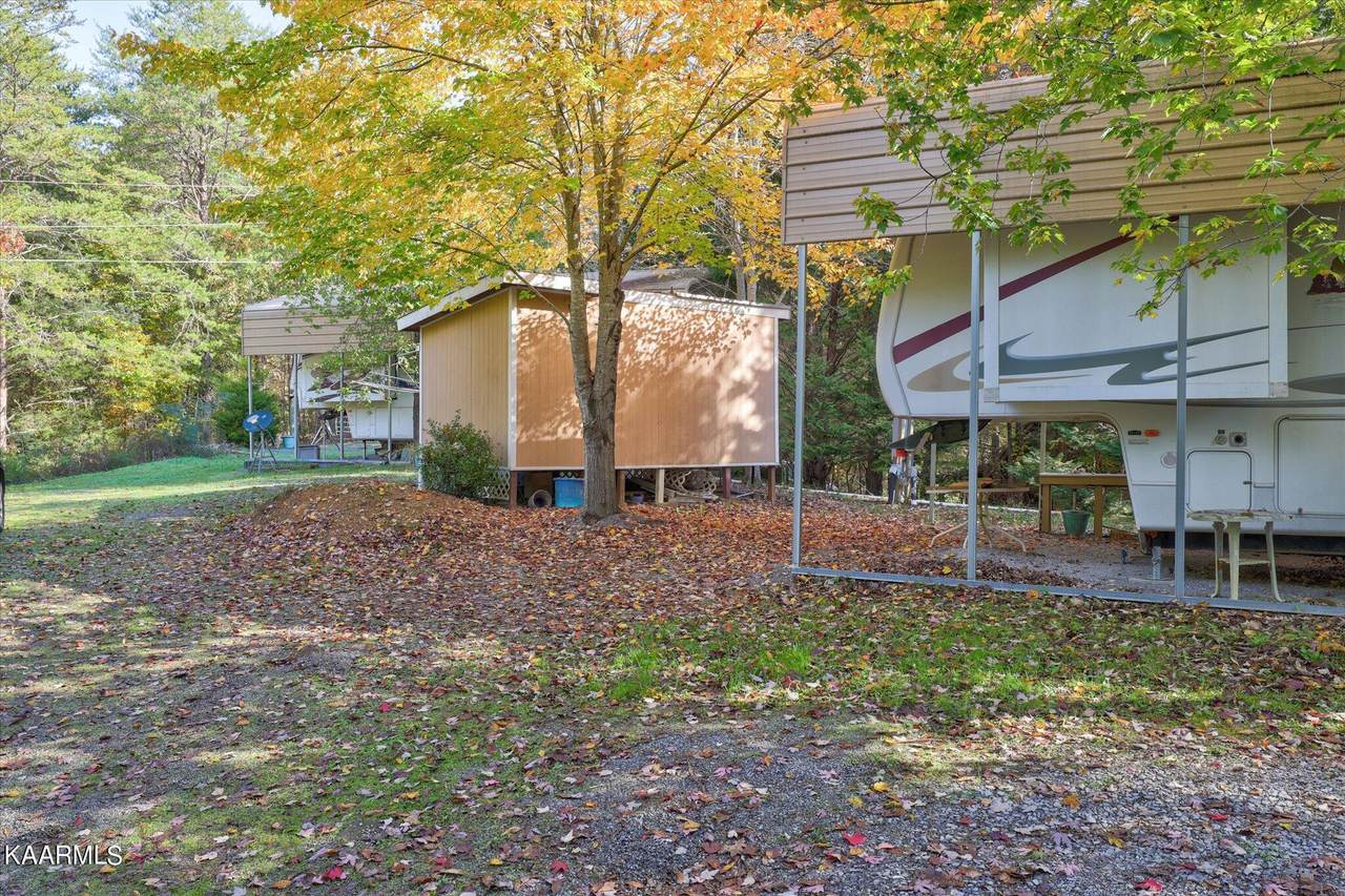 1894 Bluff Mountain Rd - Photo 1