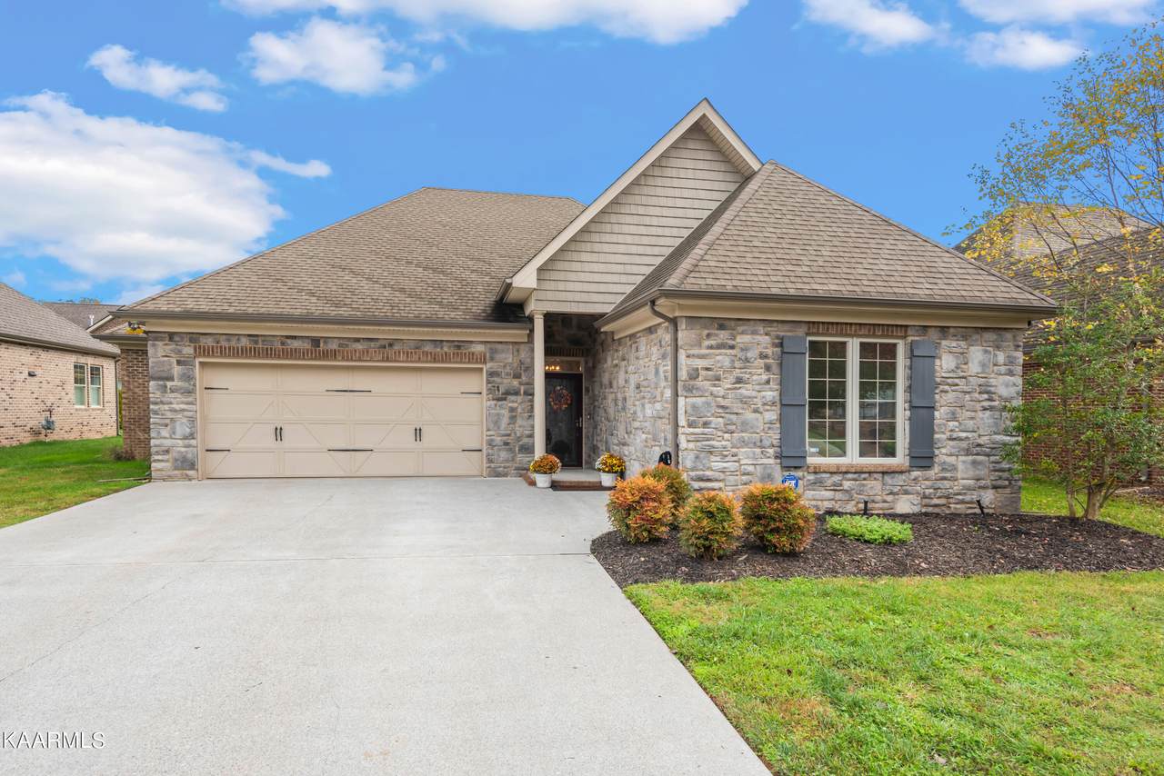 517 Chimney Rock Drive - Photo 1