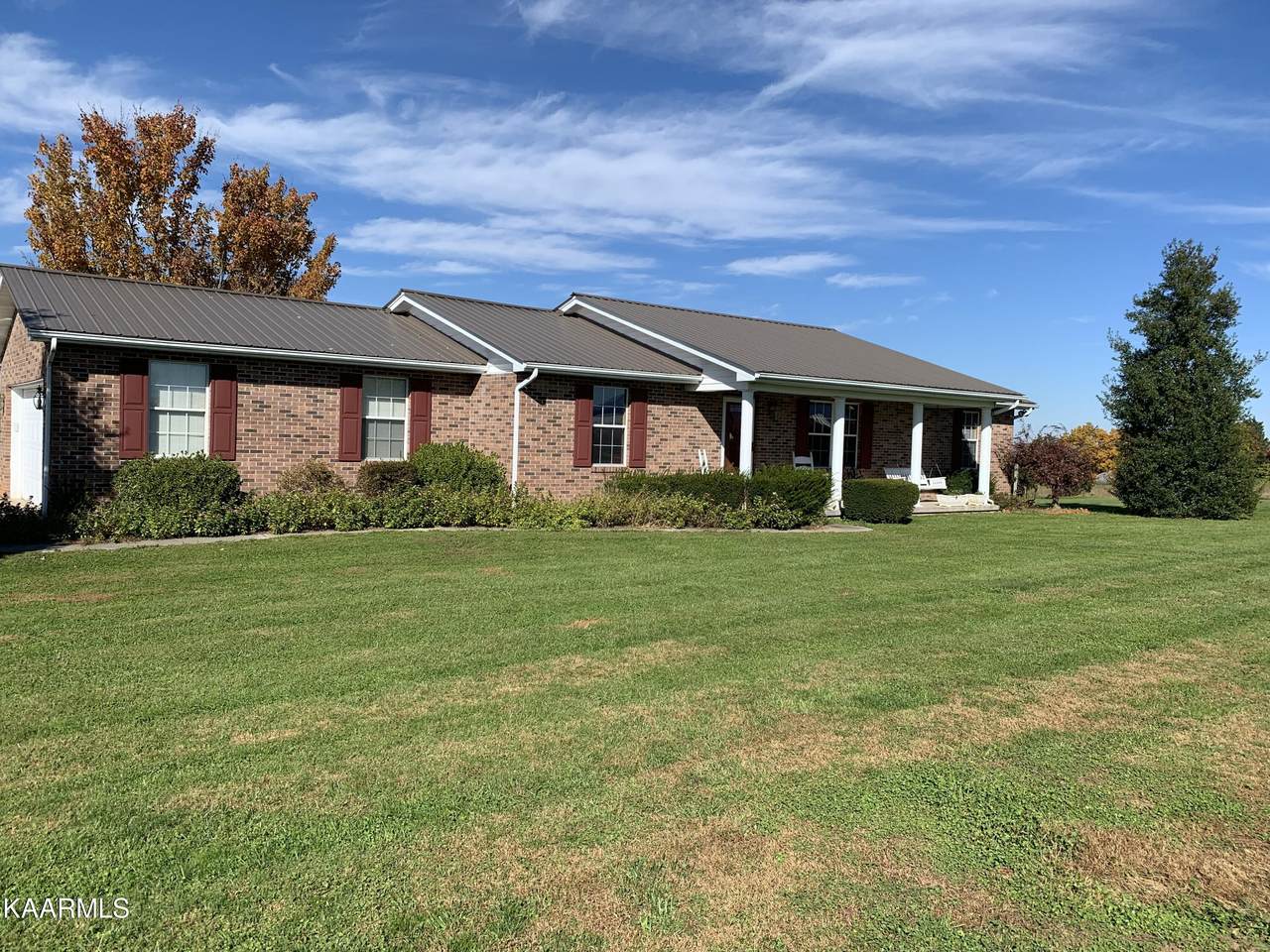 925 Lynnwood Drive - Photo 1