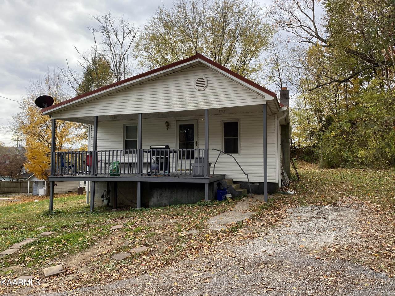 307 N 6th St - Photo 1