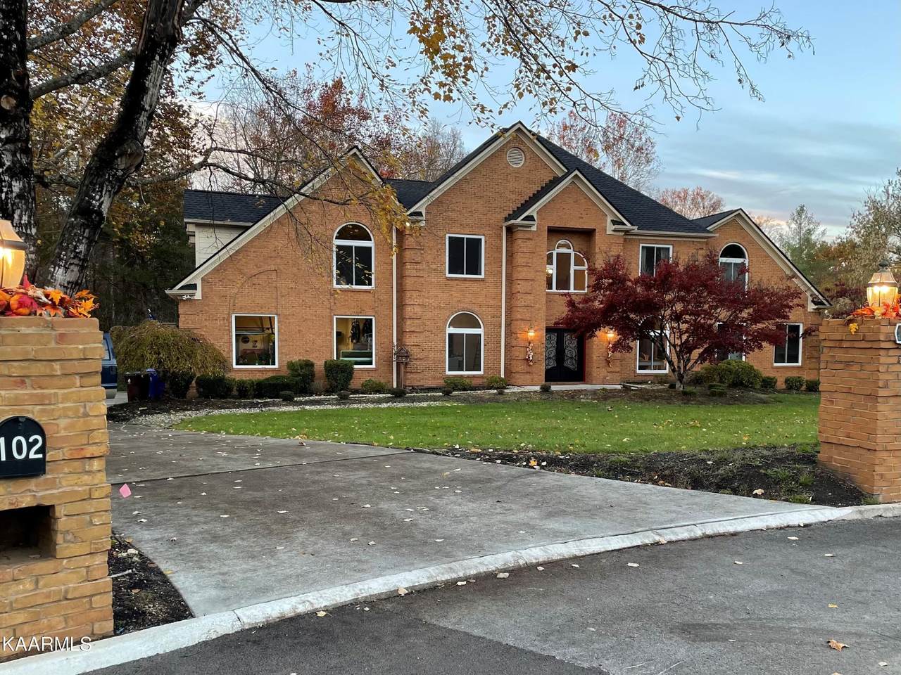 102 Danbury Lane - Photo 1