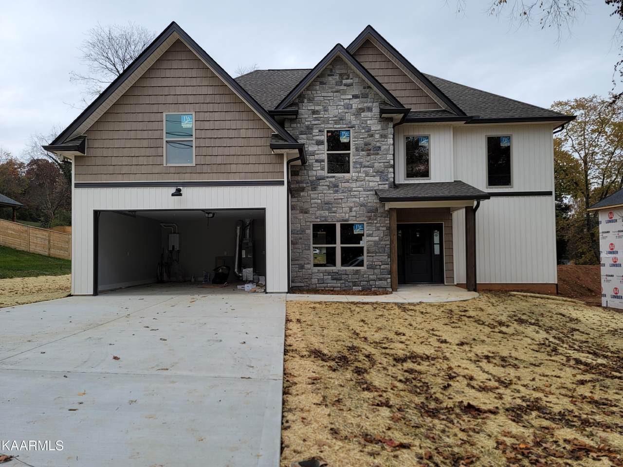 1602 Starmont Tr - Photo 1